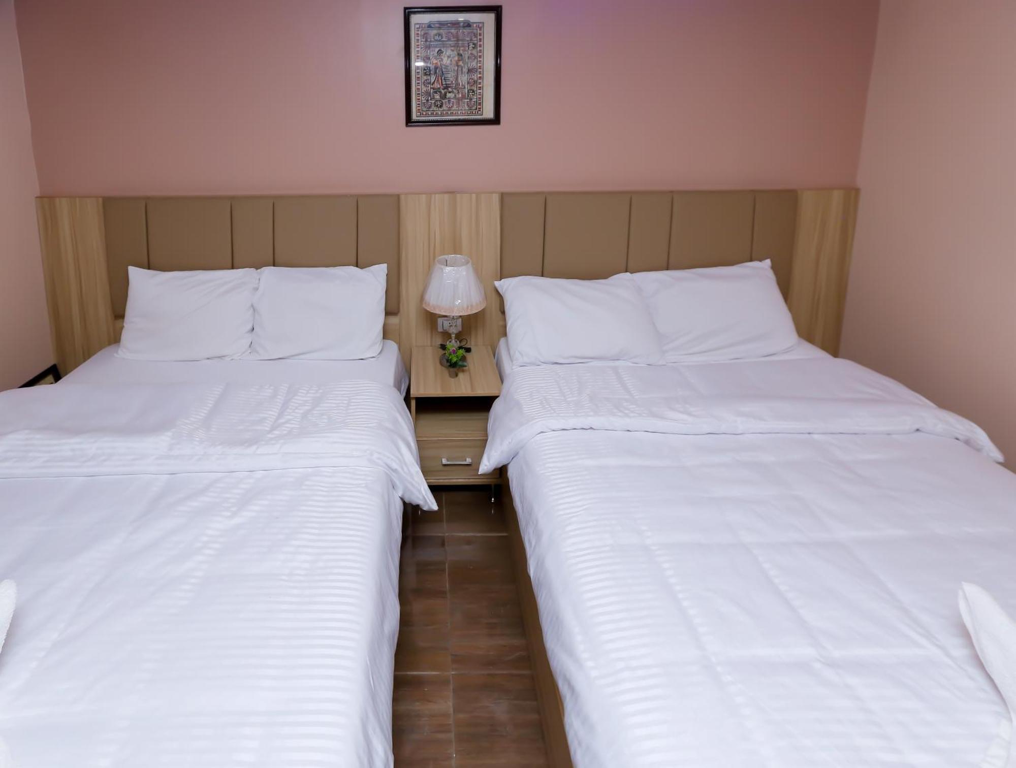 Pyramids Express View Hotel Kafret el-Gabal Esterno foto