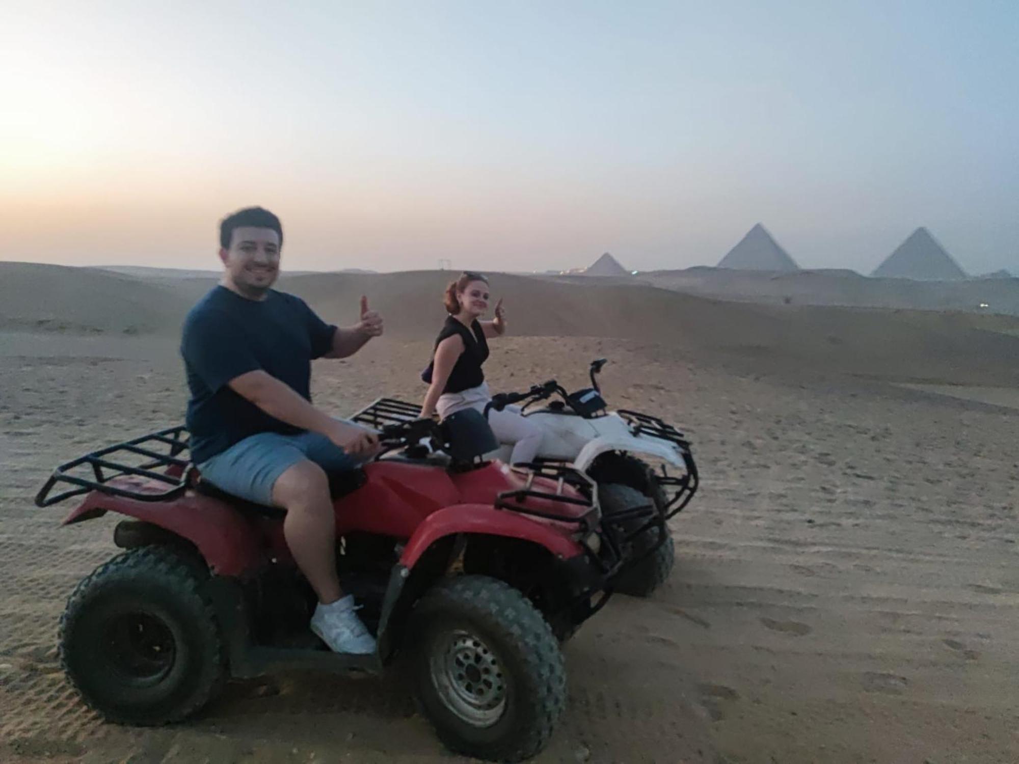 Pyramids Express View Hotel Kafret el-Gabal Esterno foto