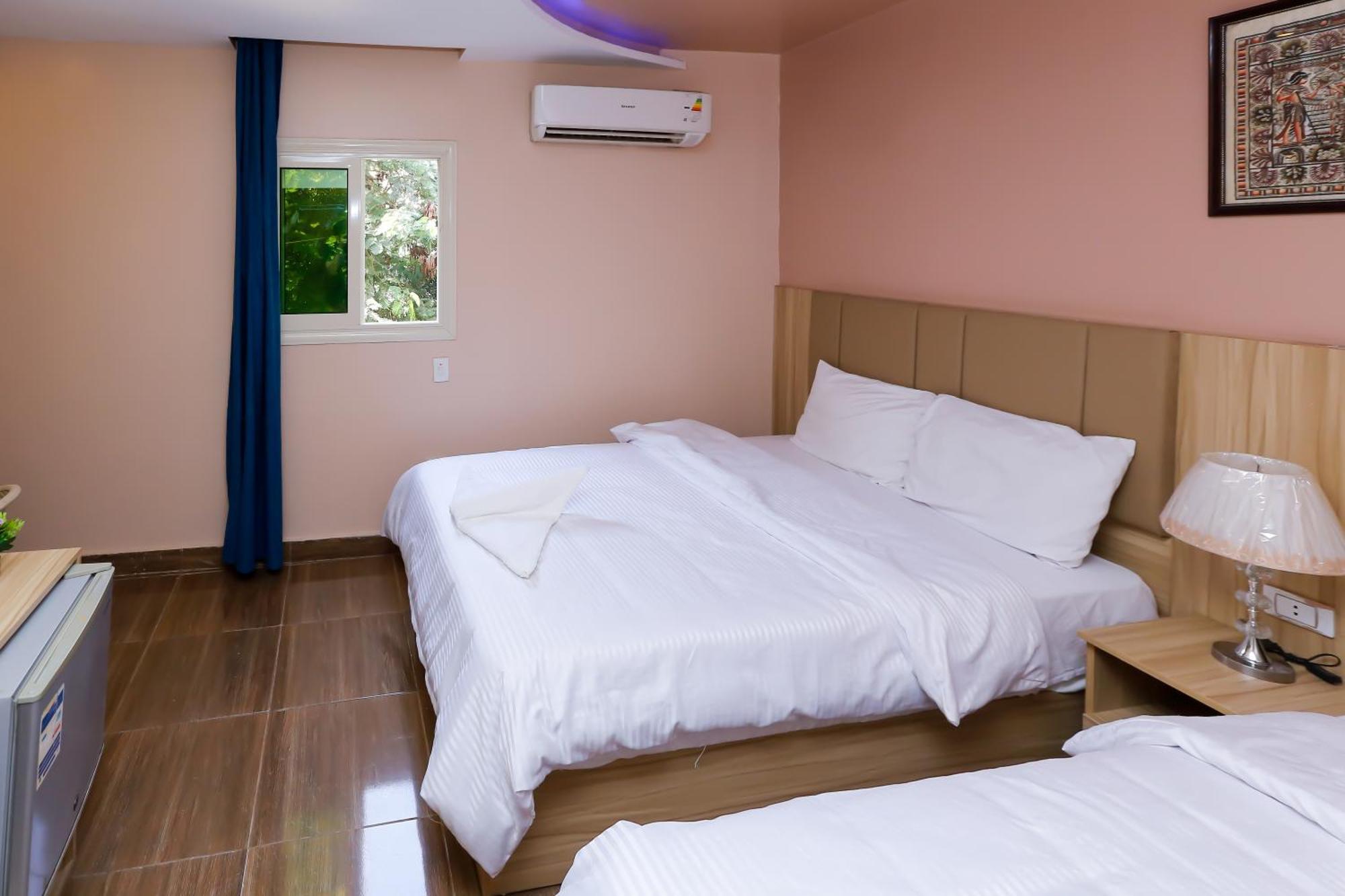 Pyramids Express View Hotel Kafret el-Gabal Esterno foto