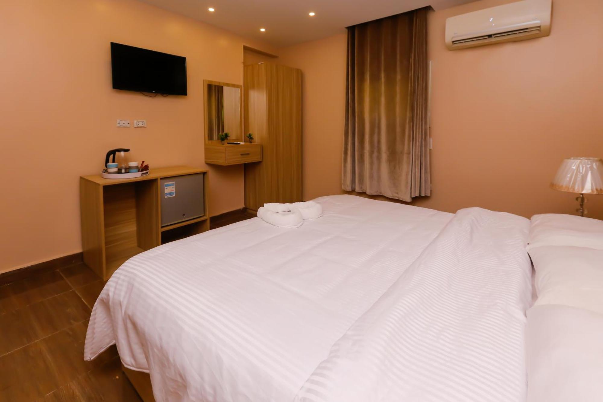 Pyramids Express View Hotel Kafret el-Gabal Esterno foto