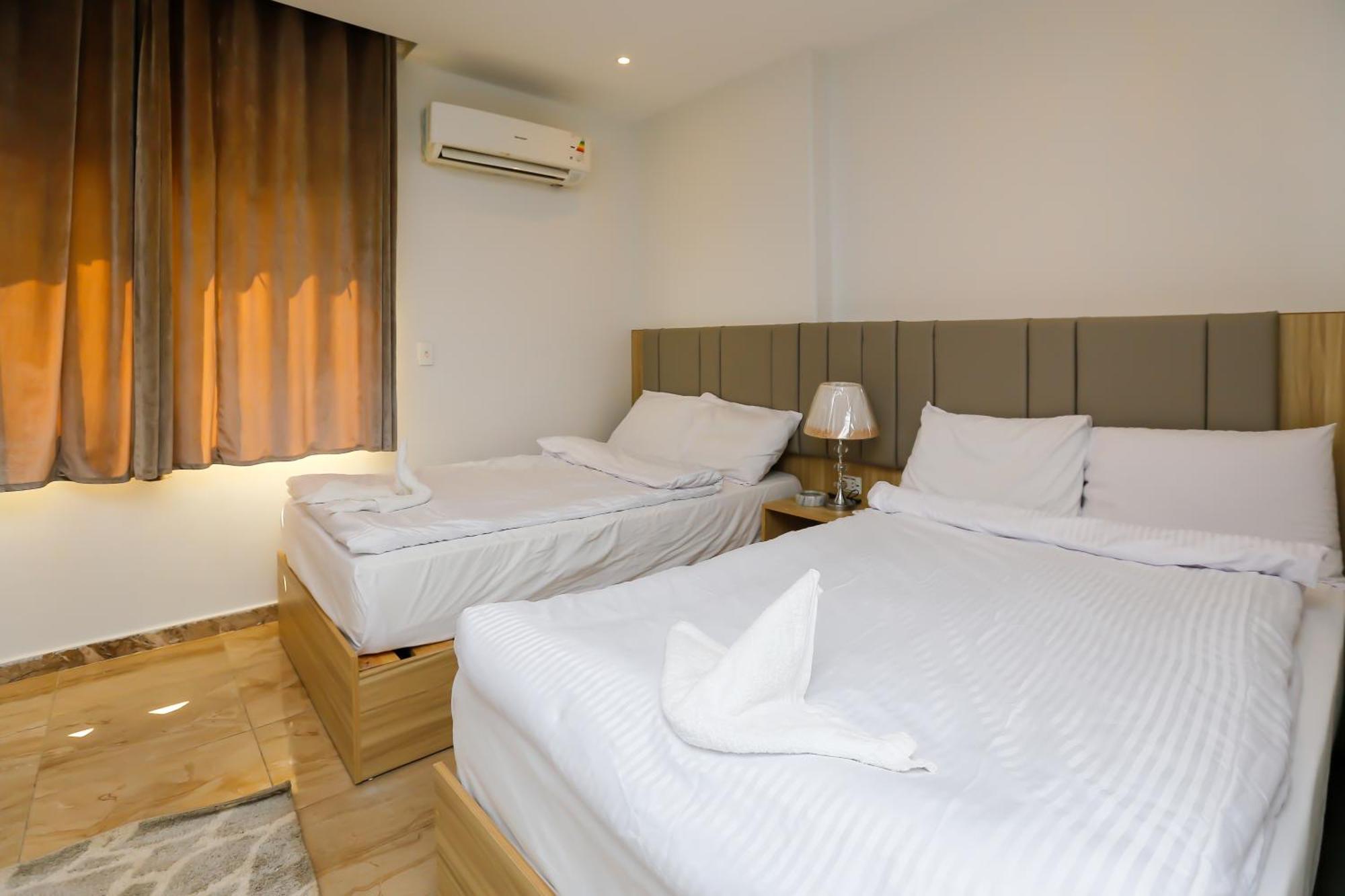 Pyramids Express View Hotel Kafret el-Gabal Esterno foto