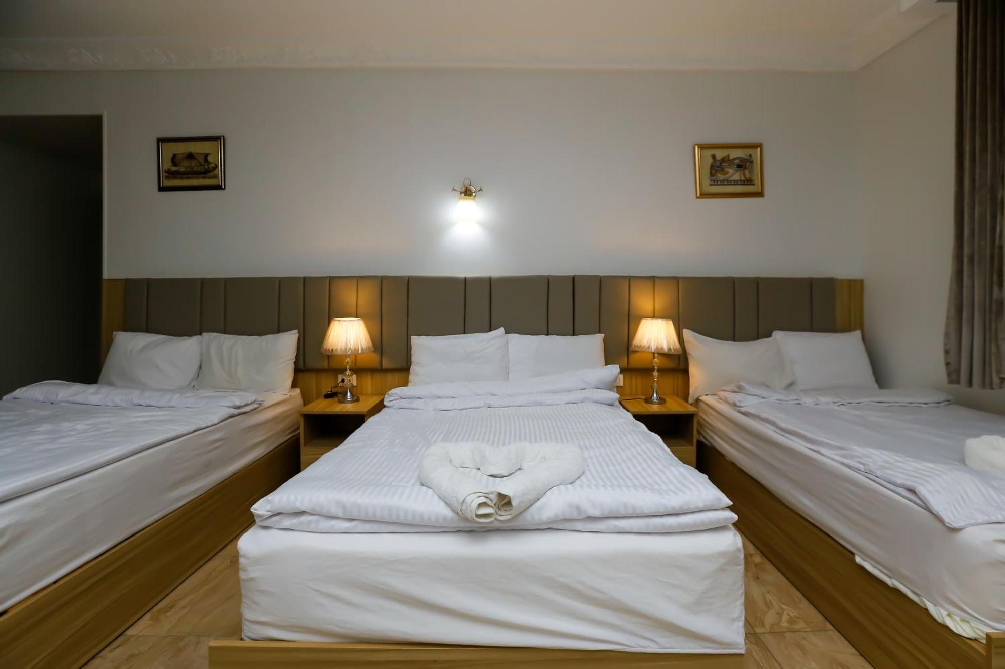 Pyramids Express View Hotel Kafret el-Gabal Esterno foto